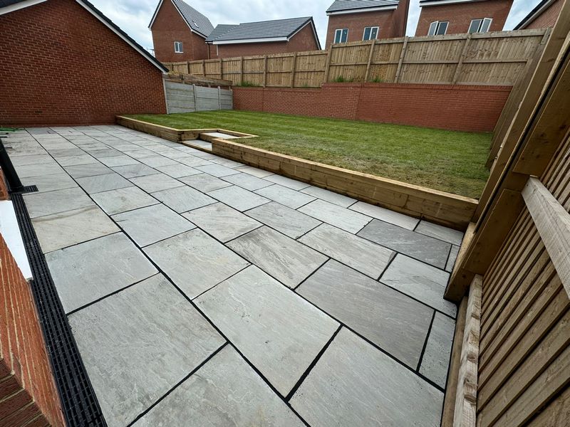 clitheroe indian sandstone patio kendall grey 01